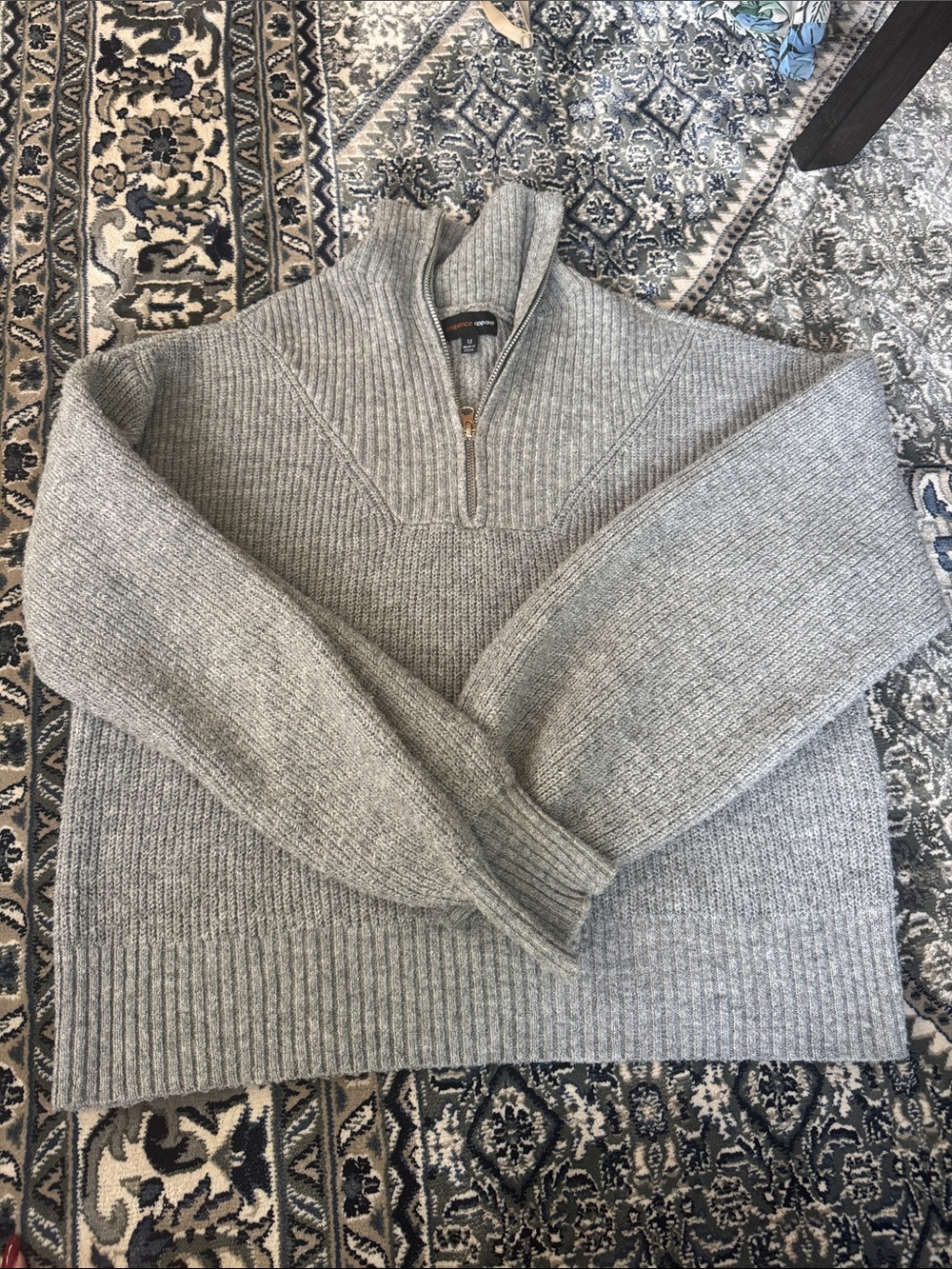 Cozy Women's Zip-Up Sweater - Light Gray